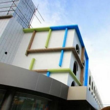 Hotel Papa Bangkok Siriraj Екстер'єр фото