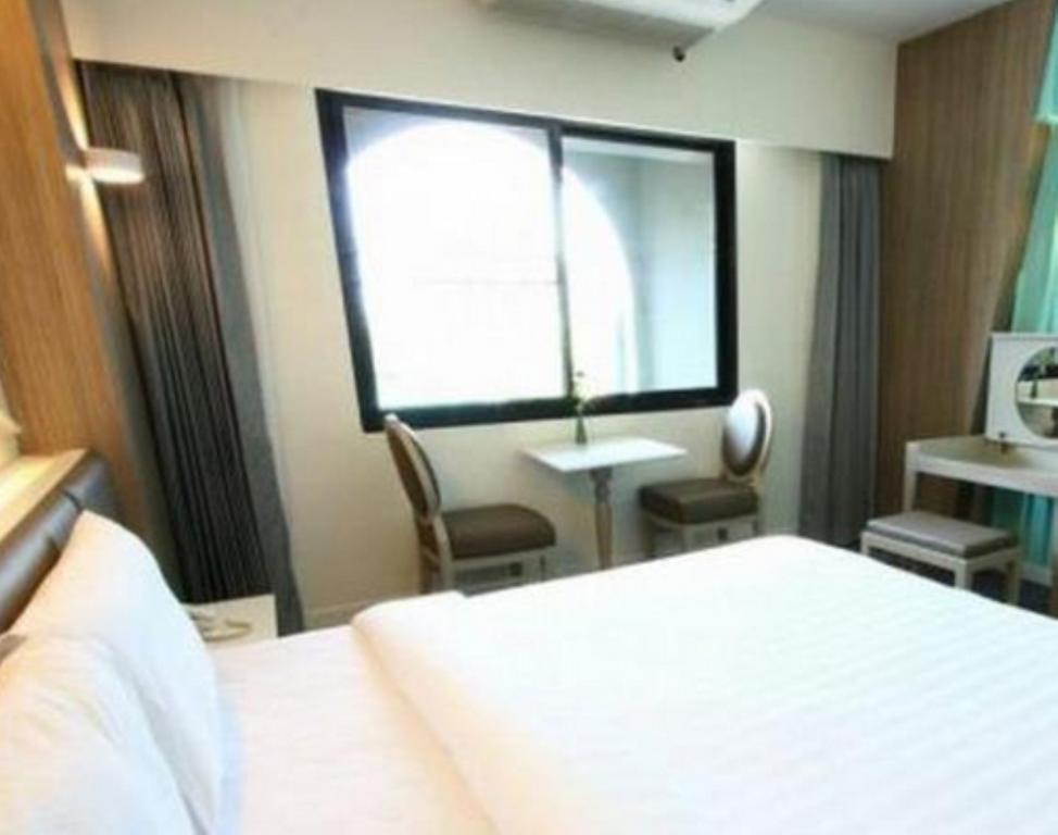 Hotel Papa Bangkok Siriraj Екстер'єр фото